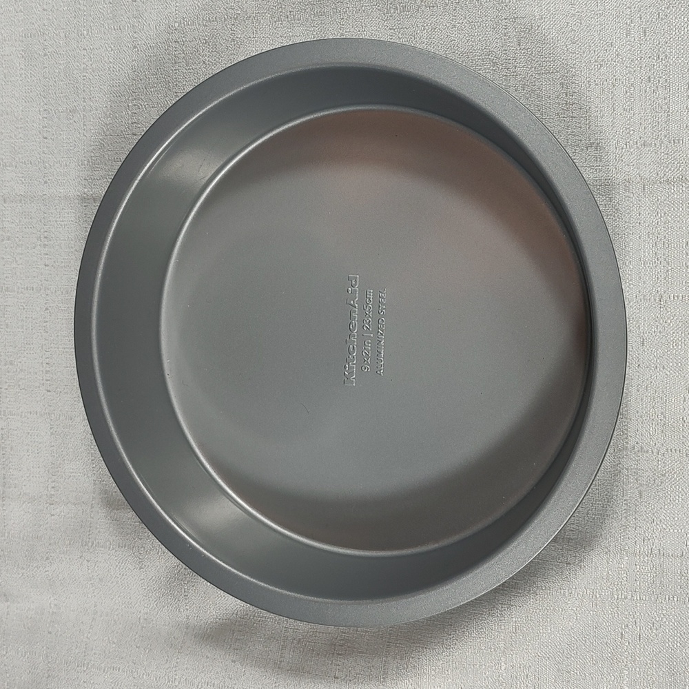 KitchenAid Aluminized Steel Round Pie Baking Pan Size 9 X 2 Inches